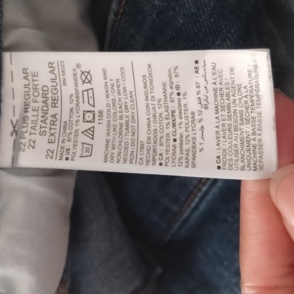 Old Navy Cury Profile Denim Blue Jean Shorts Women Size 22 Plus Regular - Picture 5 of 15